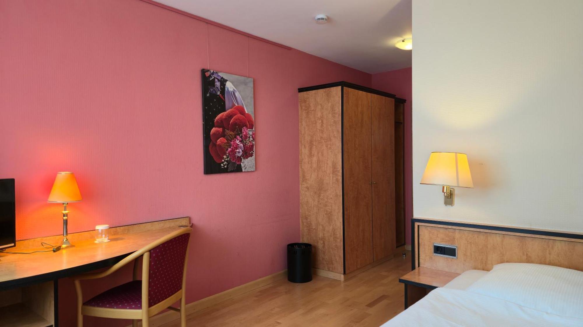 Boardinghouse Sonne Hotel Офенбург Стая снимка